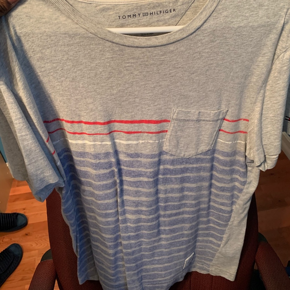 Tommy Hilfiger t shirt sz medium